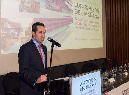El vicepresidente del Banco Mundial para América Latina Latina, Jorge Familiar, durante la presentación del informe en Buenos Aires.