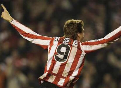 El jugador del Athletic celebra su gol ante el Osasuna