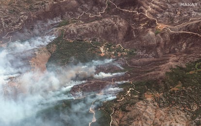 Imagen satélite de los incendios forestales en la isla griega de Corfu, el martes. 
