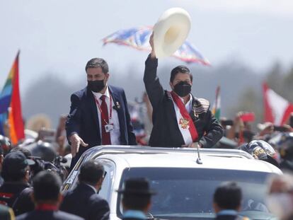 Ceremonia simbólica de juramentación de Castillo en la Pampa de la Quinua, en Ayucucho, Perú.
