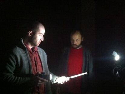 Monedero, cámara, acción