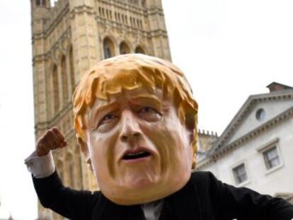 Johnson amenaza con elecciones tras sufrir una decisiva derrota en el Parlamento