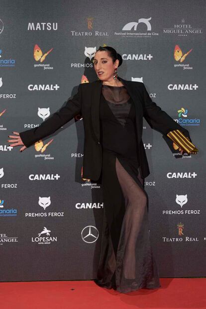 Rossy de Palma de decantó por un total look negro.