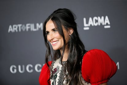 Demetria Gene Guynes nació en Nueva México (Estados Unidos) el 12 de noviembre de 1962. Aunque hoy la actriz es conocida como Demi Moore, apellido que tomó de su primer marido, con quien estuvo casada de 1980 a 1985, con quien en los inicios de su carrera escribía canciones para su grupo.