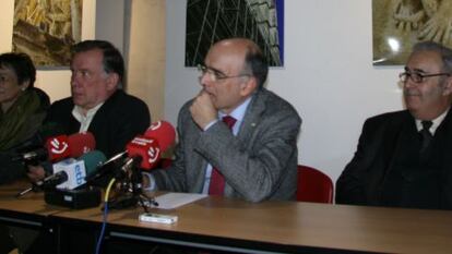 En el centro Andrés Urrutia, en la sesión plenaria de Euskaltzaindia celebrada en Bayona.