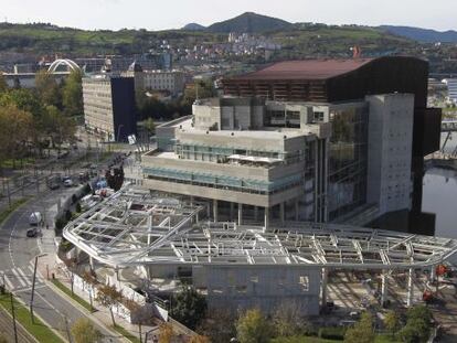 Vista del Palacio de Congresos Euskalduna de Bilbao en plena fase de ampliación de su espacio expositivo.