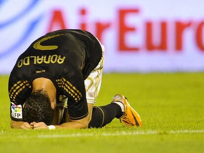 Cristiano Ronaldo se lamenta tras una jugada.