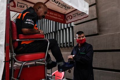 Un bolero inicia sus actividades laborales después de varios meses de no poder trabajar.