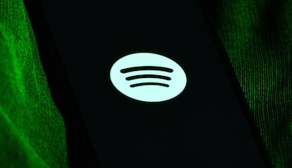 Logotipo de Spotify en un teléfono