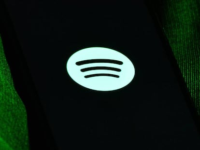 Logotipo de Spotify en un teléfono