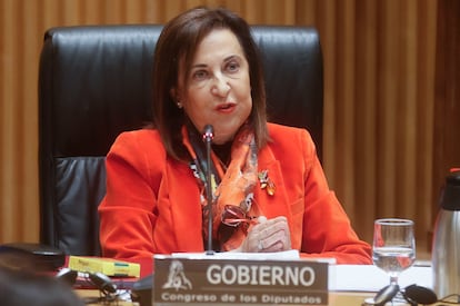 La ministra de Defensa, Margarita Robles, comparece en la sesión extraordinaria de la Comisión de Defensa.