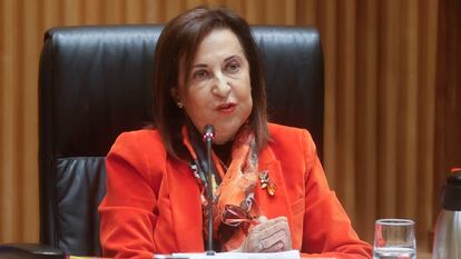 La ministra de Defensa, Margarita Robles, comparece en la sesión extraordinaria de la Comisión de Defensa.