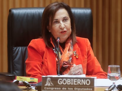 La ministra de Defensa, Margarita Robles, comparece en la sesión extraordinaria de la Comisión de Defensa.