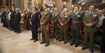 El presidente catal&aacute;n, Artur Mas, rodeado de autoridades, ayer durante la celebraci&oacute;n de la Virgen de la Merc&egrave;.