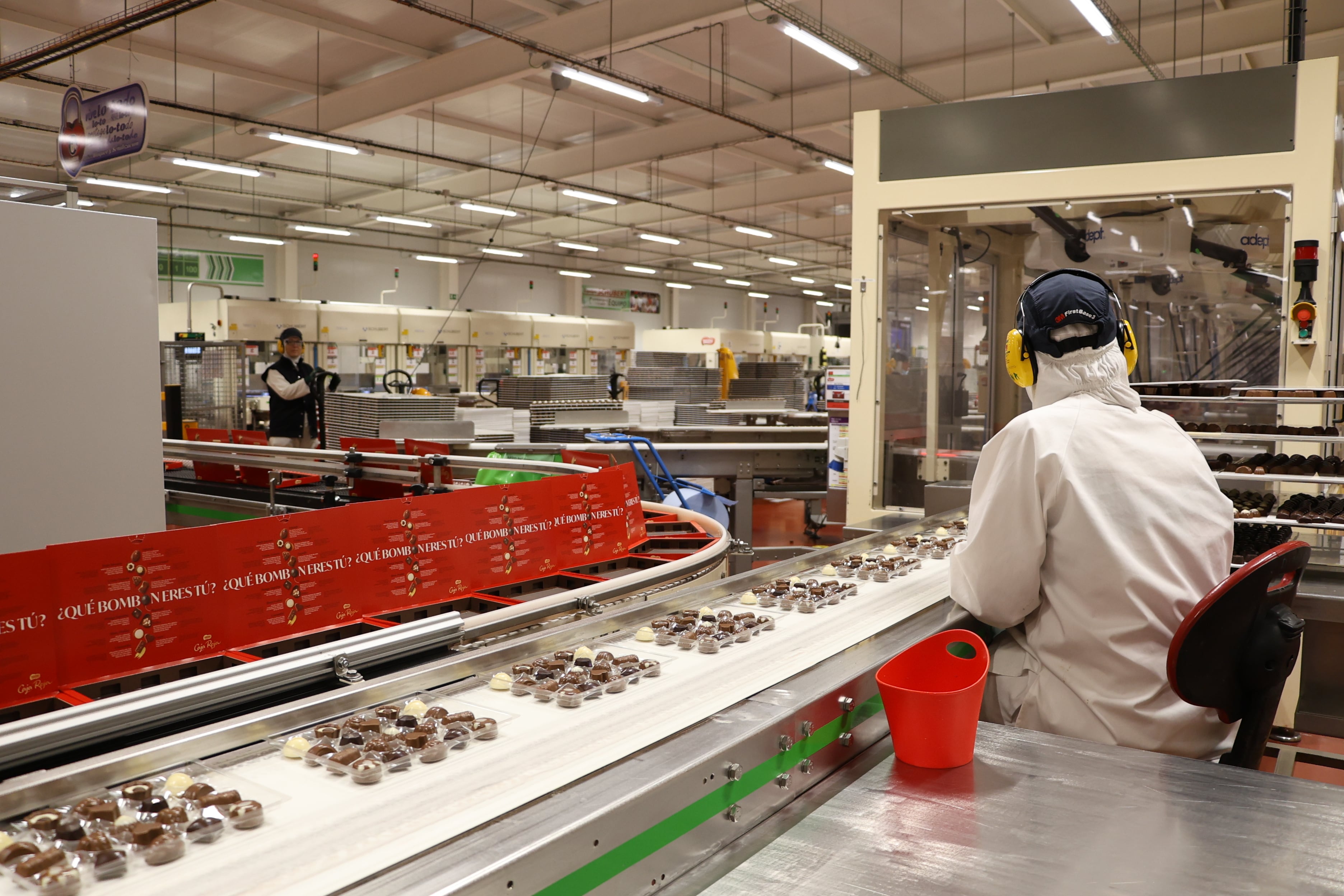 Planta de Nestlé en La Penilla de Cayón (Cantabria), la primera del grupo que se instalo en España y en la que trabajan 900 personas.