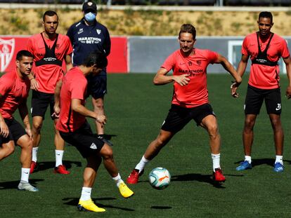 Entrenamiento del Sevilla.