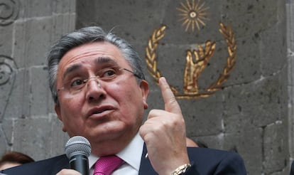 Luis Raúl González Pérez, el aún presidente de la Comisión Nacional de Derechos Humanos.