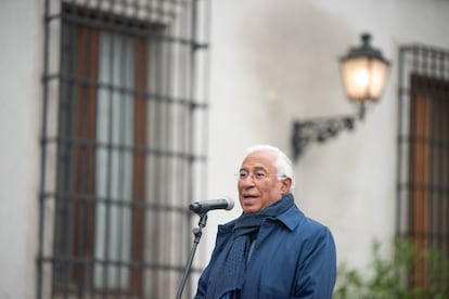 Por su parte, António Costa, primer ministro de Portugal, ha asegurado que el 50 aniversario del golpe de Estado en Chile es una buena oportunidad para recordar que "la democracia se gana todos los días y todos los días hay que reforzarla para que siga viva".