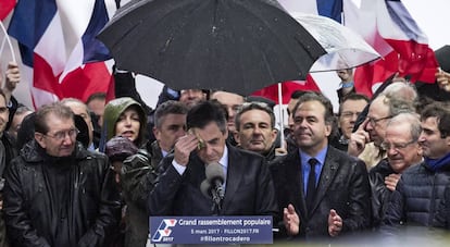 El candidato conservador Fran&ccedil;ois Fillon durante el discurso del domingo en la plaza de Trocadero, en Par&iacute;s