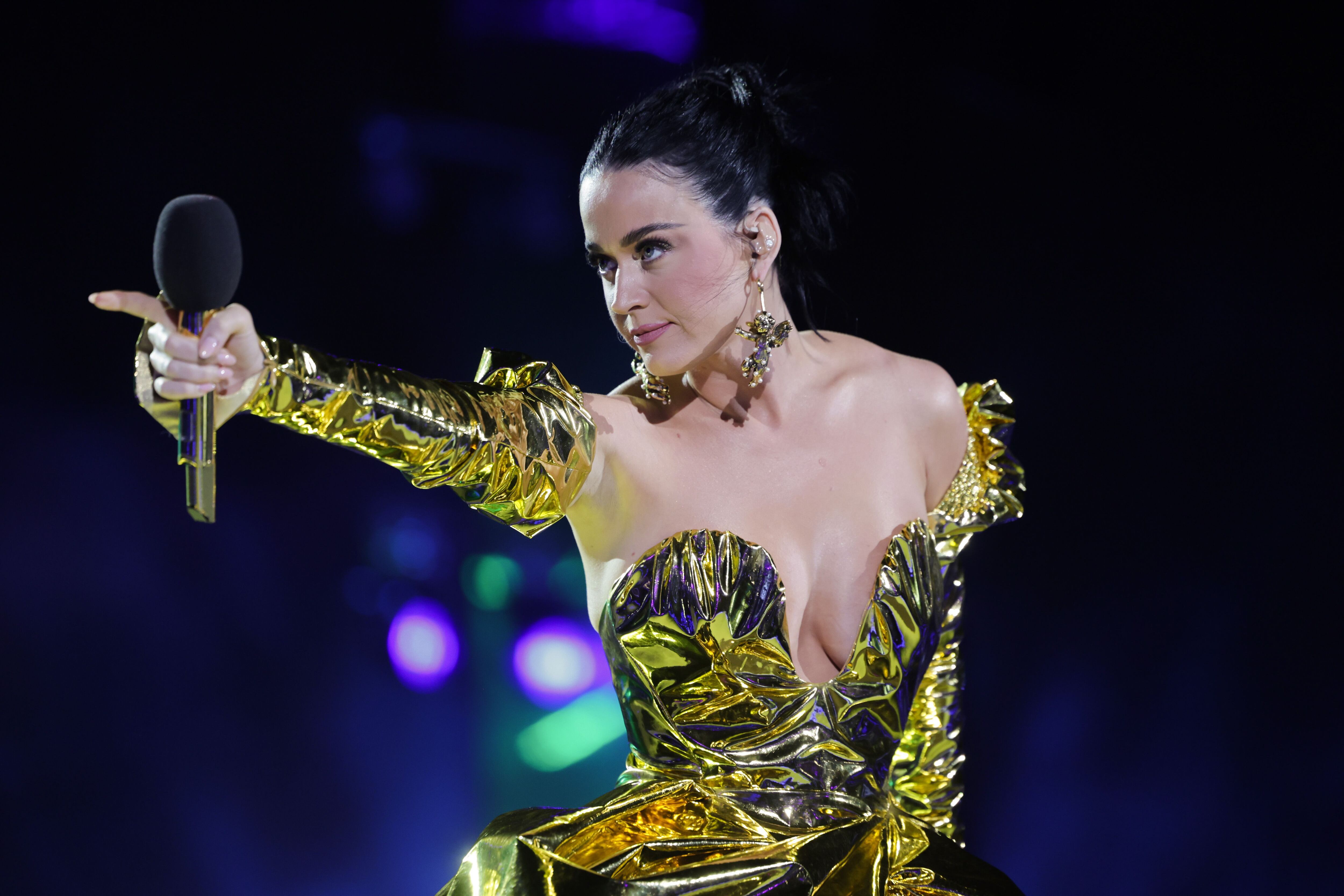 Del mal trago al buen taco: las 24 horas de Katy Perry en México 