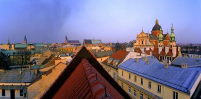 Perfil de los tejados de Cracovia, la ciudad polaca de la poeta y premio Nobel Wislawa Szymborska