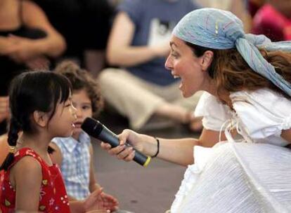 La cantante libanesa Nayla, durante un concierto.