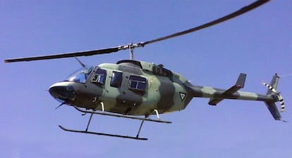 Un helicóptero fumigador de la Fuerza Aérea Mexicana.