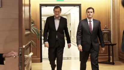 Mariano Rajoy y Albert Rivera entrando a la reunión en el Congreso.