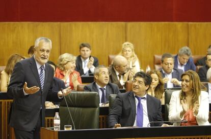 Griñán, Valderas y Díaz, el pasado jueves en el Parlamento.