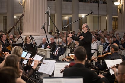 Andrea Marcon dirige la Pasión según san Juan en la Nikolaikirche el domingo por la tarde a La Cetra Barockorchester & Vokalensemble Basel.