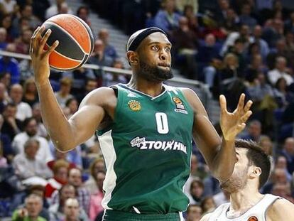 Chris Singleton, nuevo fichaje del Barça, en un partido con el Panathinaikos. 