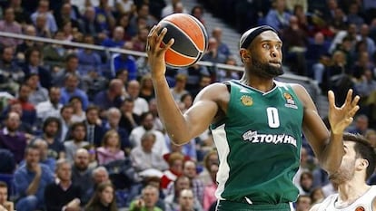 Chris Singleton, nuevo fichaje del Barça, en un partido con el Panathinaikos.