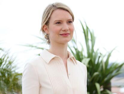 mia wasikowska