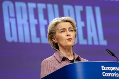 La presidenta de la Comisión, Ursula Von der Leyen, en una comparecencia de prensa este jueves.