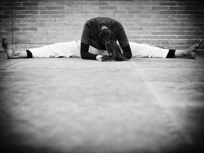 Eva Calvo (en esta foto) y su hermana Marta empezaron en 2006 con el taekwondo después de haber dejado el atletismo. Desde entonces se entrenan en el Pabellón Olimpia de Leganés. Eva consiguió hace meses el billete para los Juegos de Río. Marta se ha quedado fuera después de caer en los cuartos de final del Preolímpico de Estambul (se clasificaban las dos primeras).