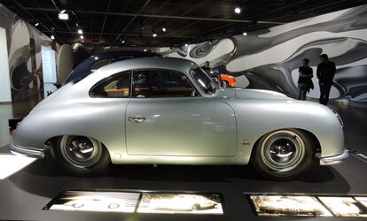 El diseño aerodinámico del Porsche 356 compensaba la potencia relativamente limitada de su motor de cuatro cilindros. No es de extrañar que fuese capaz de alcanzar hasta 160 km/h con motores de solo 40 o 60 caballos de fuerza.