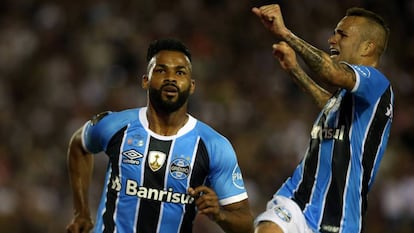 Fernandinho e Luan marcaram na final contra o Lanús.