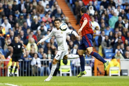 Ronaldo antes de efectuar un disparo.