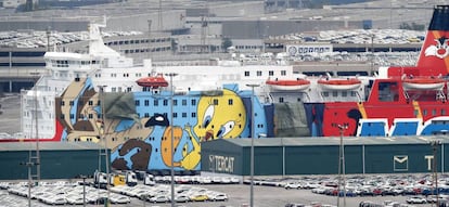Uno de los cruceros fletado por el Ministerio del Interior para hospedar a policías y guardias civiles.