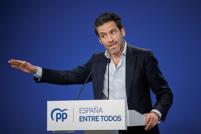 Borja Sémper, en la  rueda de prensa posterior a la reunión del comité de dirección del Partido Popular, este lunes.