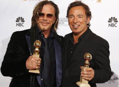 Arriba a la izquierda, Mickey Rourke, con Bruce Springsteen