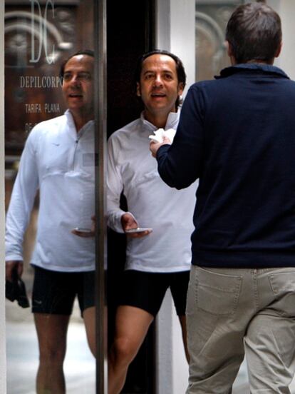 Álvaro Pérez, ayer, a las puertas de un gimnasio de Valencia.