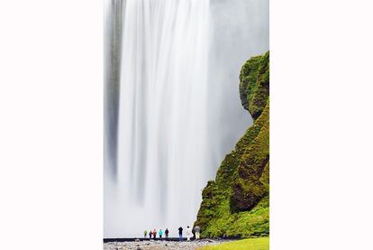 La espectacular catarata de Skógafoss.