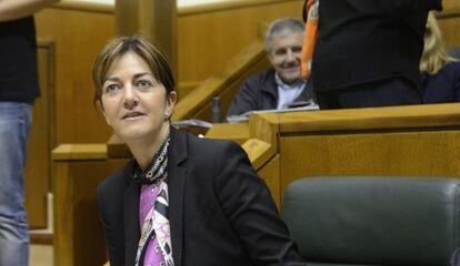 Idoia Mendia, secretaria general del PSE, en un pleno del Parlamento vasco.