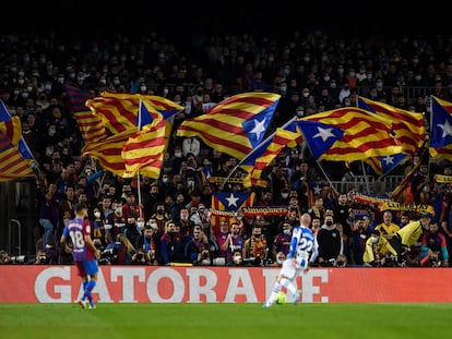 Banderas independentistas en el Camp Nou, el pasado 20 de noviembre.