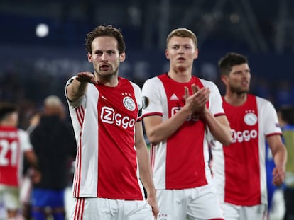 Jugadores del Ajax, en Liga Europa ante el Getafe.