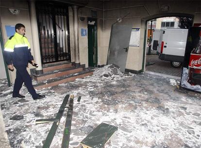 Imagen de los destrozos causados en la estación de Eusko Tren en Berriz (Vizcaya).