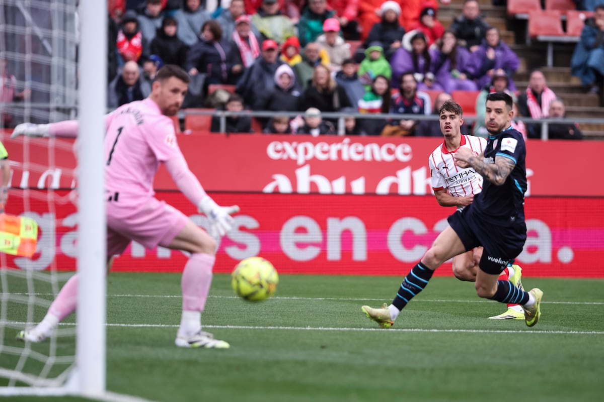 El Girona se aleja del descenso con una goleada al Athletic