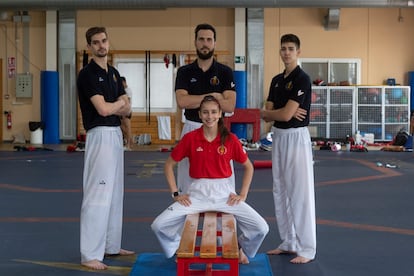 De izquierda a derecha: Javier Pérez Polo, Adriana Cerezo, Raúl Martínez y Adrián Vicente, en la concentración previa a los Juegos en el CAR de Murcia.