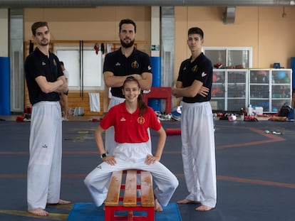 De izquierda a derecha: Javier Pérez Polo, Adriana Cerezo, Raúl Martínez y Adrián Vicente, en la concentración previa a los Juegos en el CAR de Murcia.